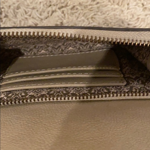 Fun purse with tons of storage - Picture 5 of 5